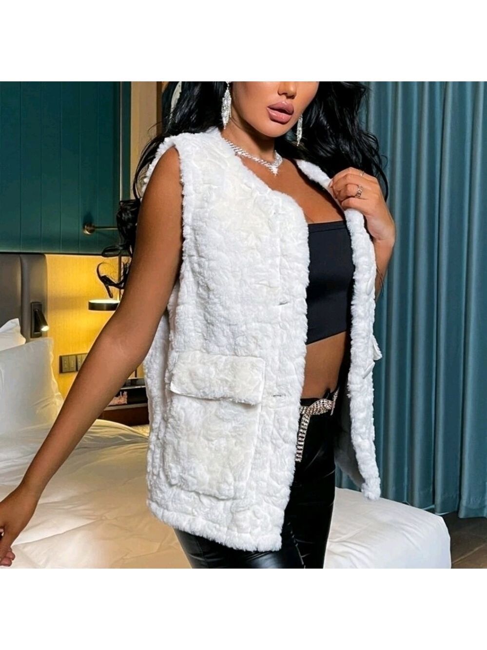 Cozy Chic Sleeveless Teddy Vest Faux Fur Button Down Flap Pockets White Small